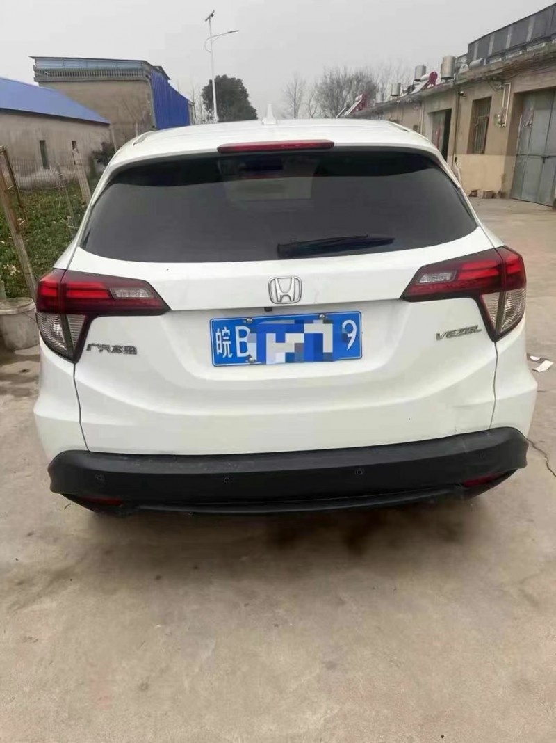 济宁22年本田缤智9