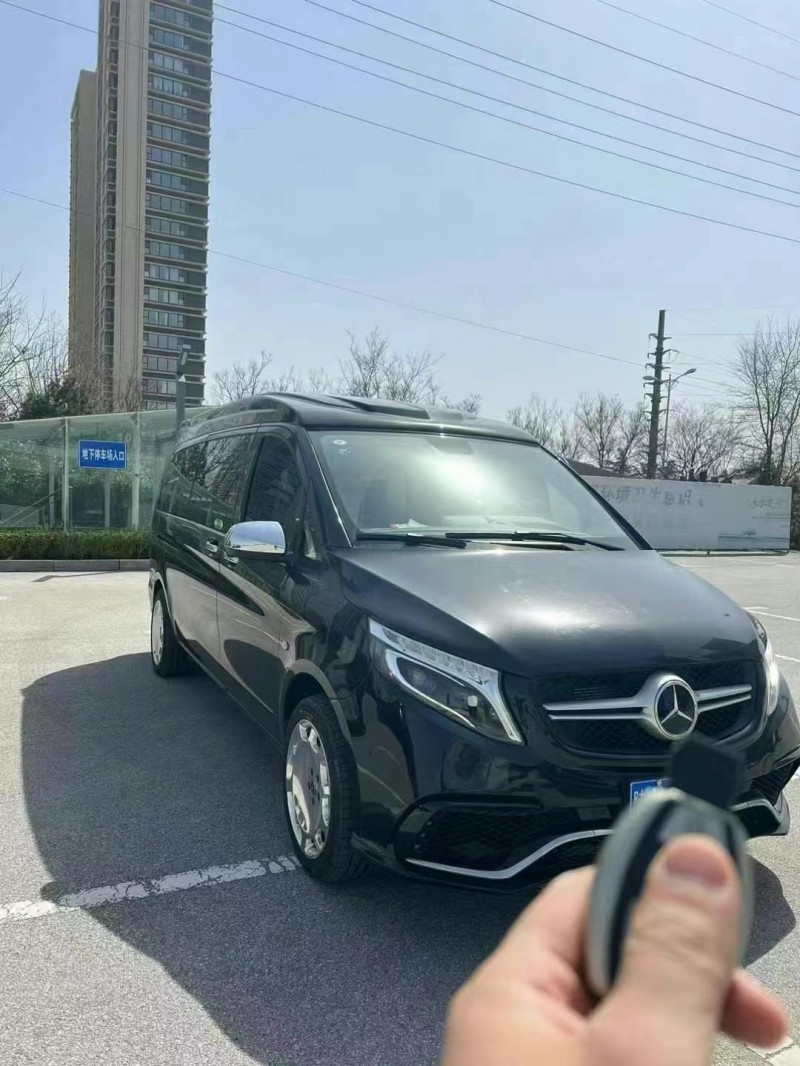 青岛18年奔驰威霆3