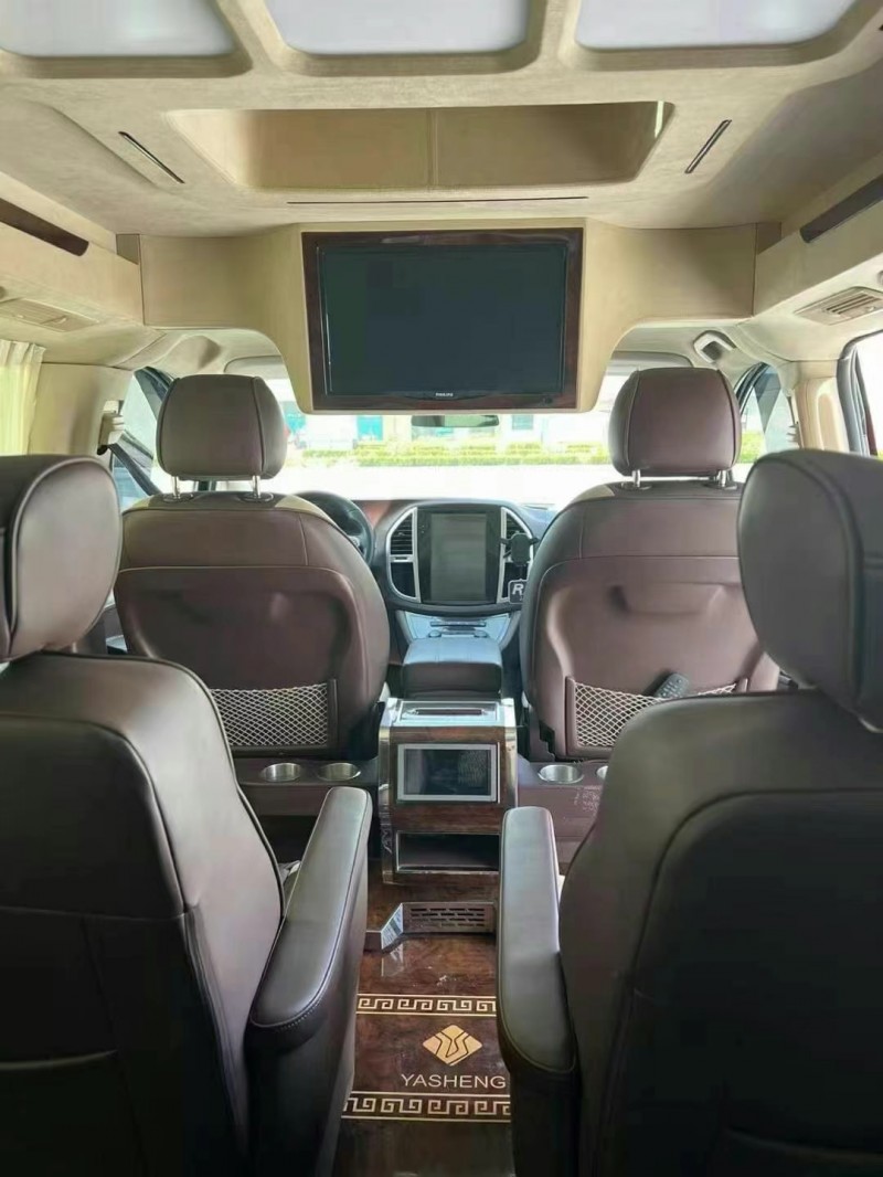 青岛18年奔驰威霆6