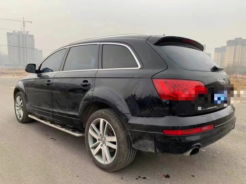 青岛13年奥迪Q78