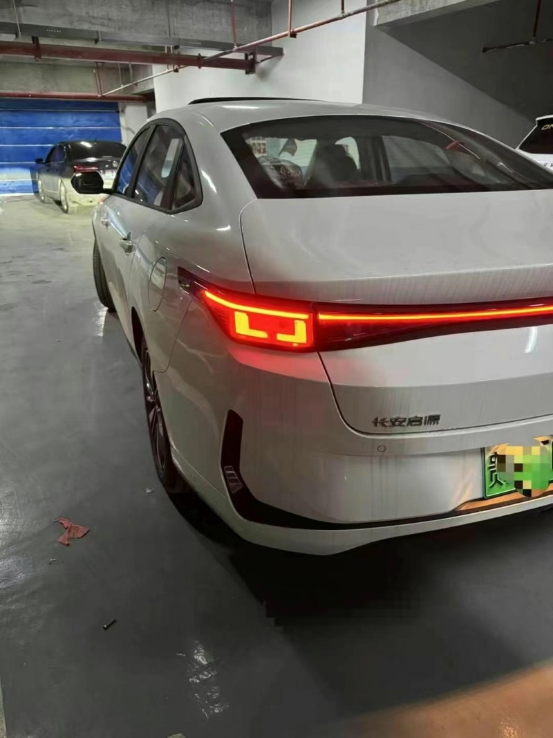 貴陽25年長安汽車啟源8