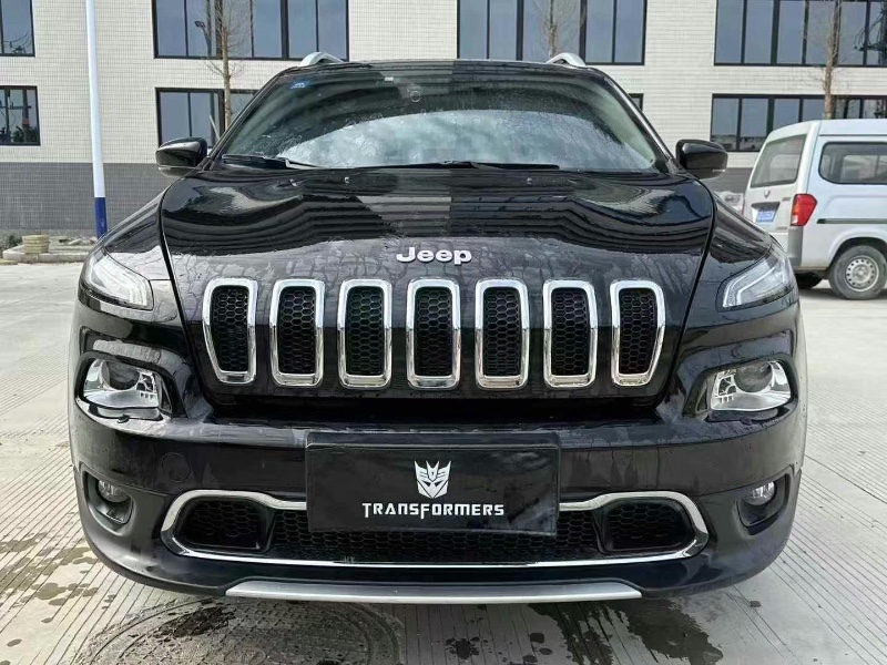 汕頭20年Jeep自由光1