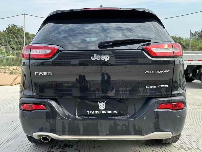 汕頭20年Jeep自由光8