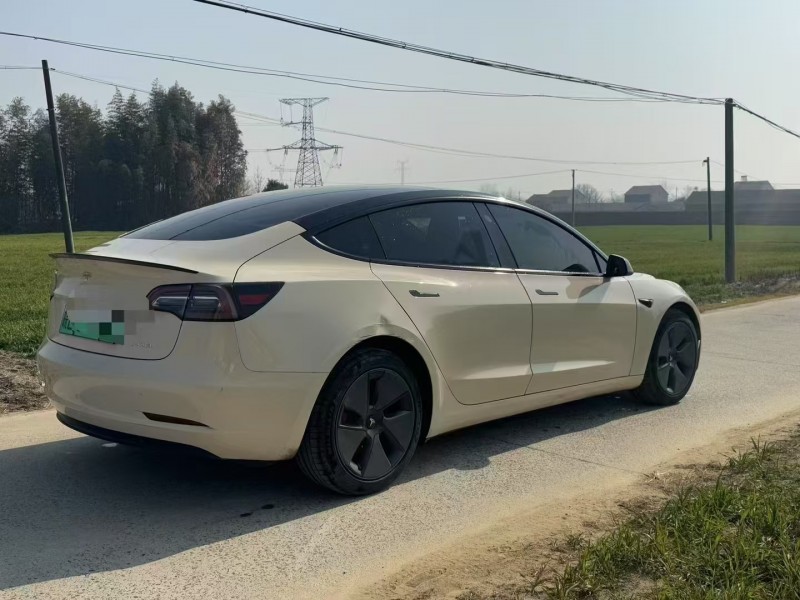 青島22年特斯拉MODEL 35