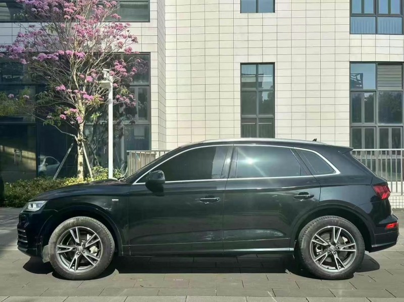 佛山20年奧迪Q56
