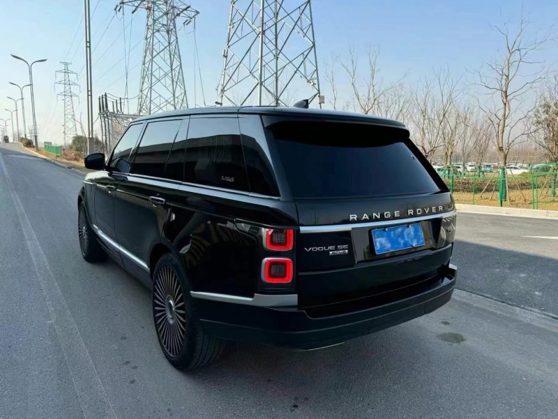 青岛18年路虎揽胜行政9