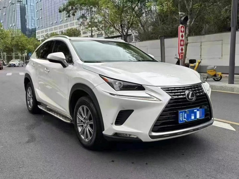 广州18年雷克萨斯NX2
