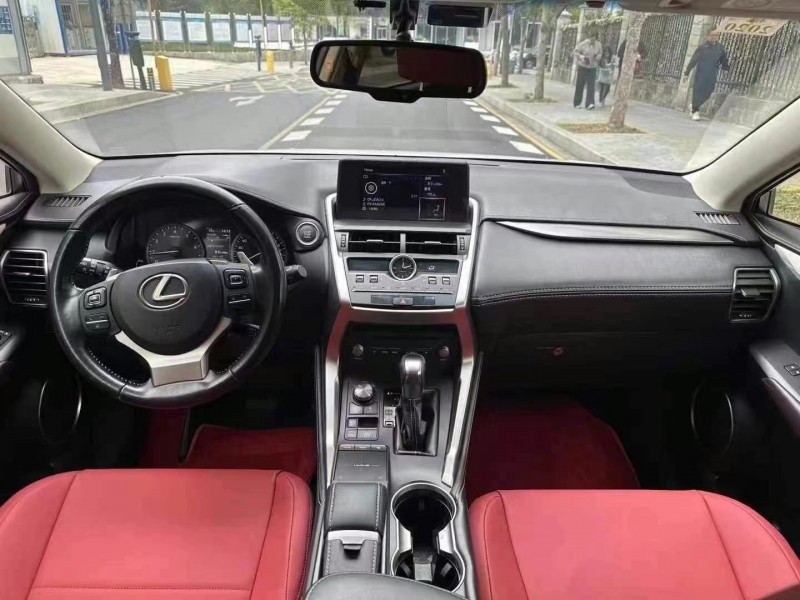 广州18年雷克萨斯NX4