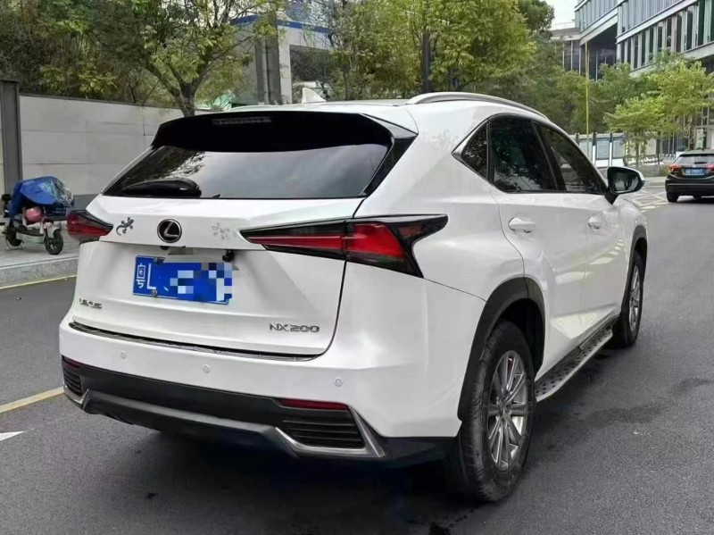 广州18年雷克萨斯NX7