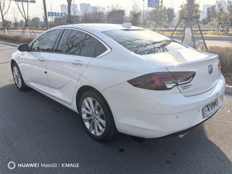 泰州22年别克君威5