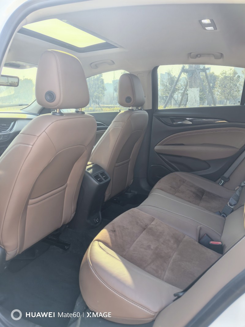 泰州22年别克君威7