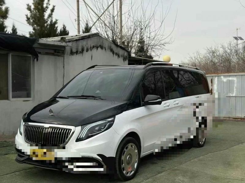 青岛17年奔驰V2
