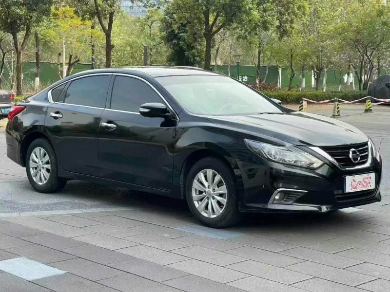 佛山18年日產天籟3