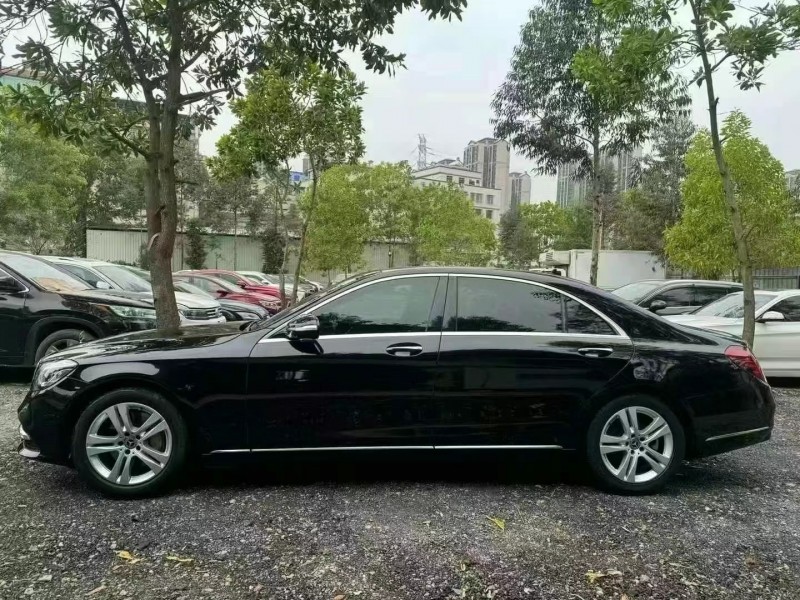 广州17年奔驰S4
