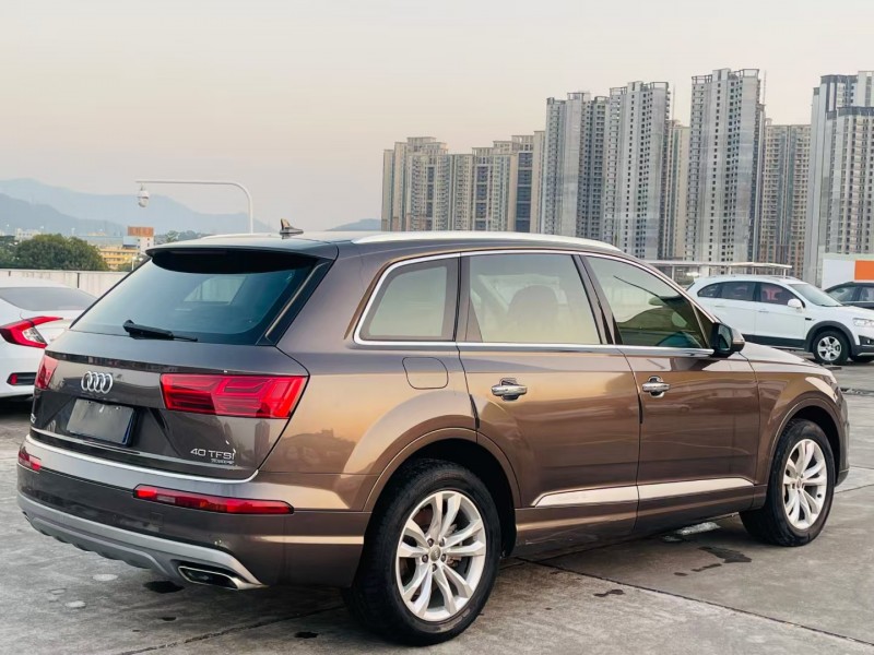 东莞17年奥迪Q77