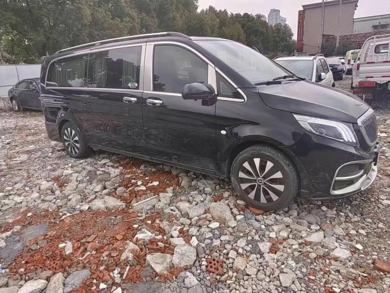 邵阳22年奔驰威霆3