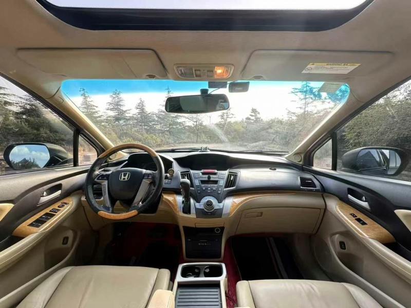 青岛11年本田奥德赛2