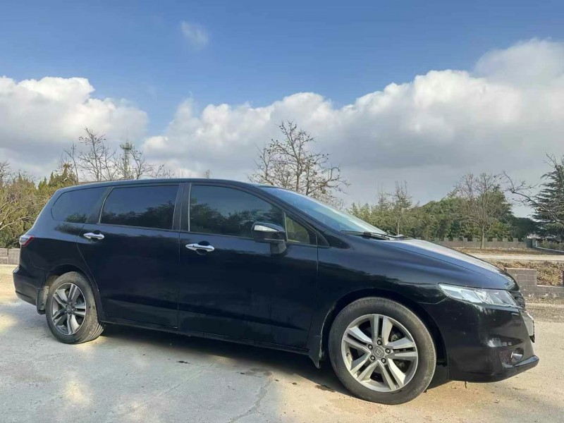 青岛11年本田奥德赛3