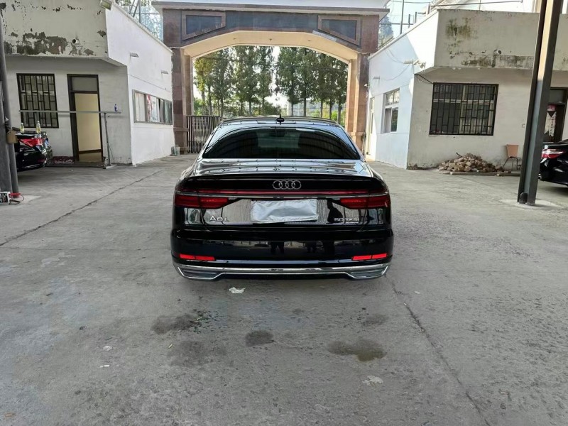 徐州19年奥迪A8L9