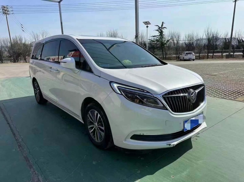 青岛17年别克GL82