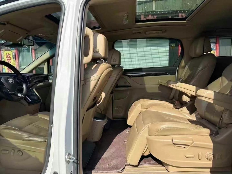 青岛17年别克GL85