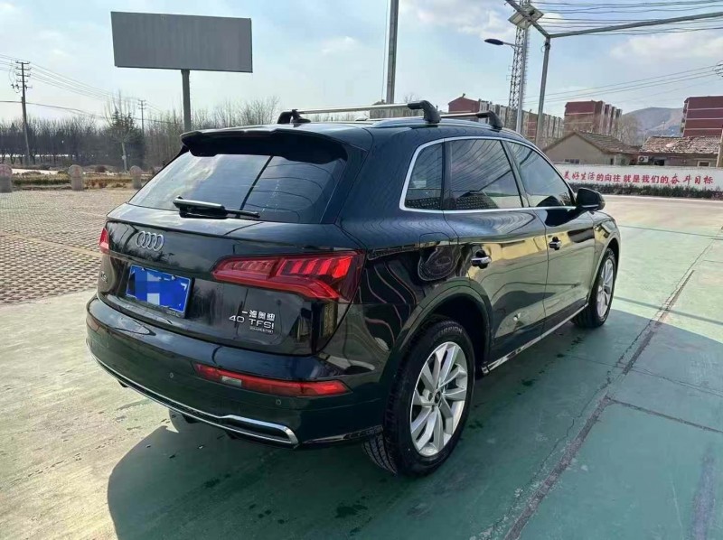 济宁19年奥迪Q57