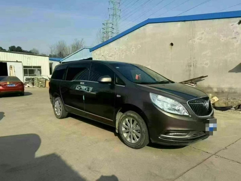 济宁17年别克GL82