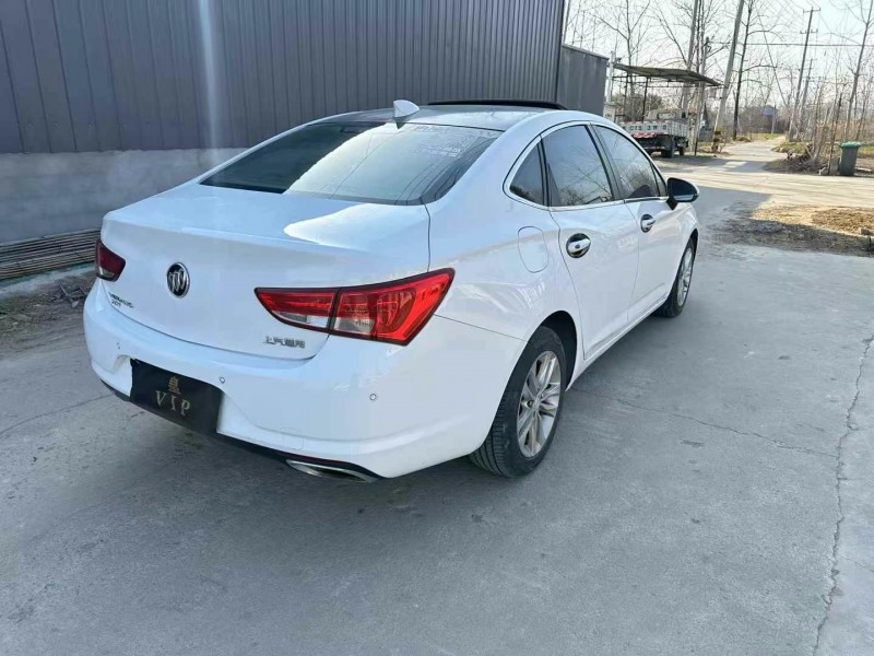 徐州18年别克威朗8