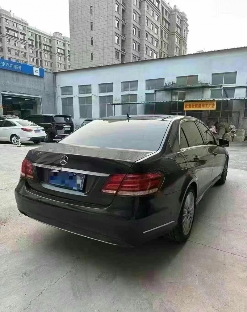 青岛13年奔驰E8