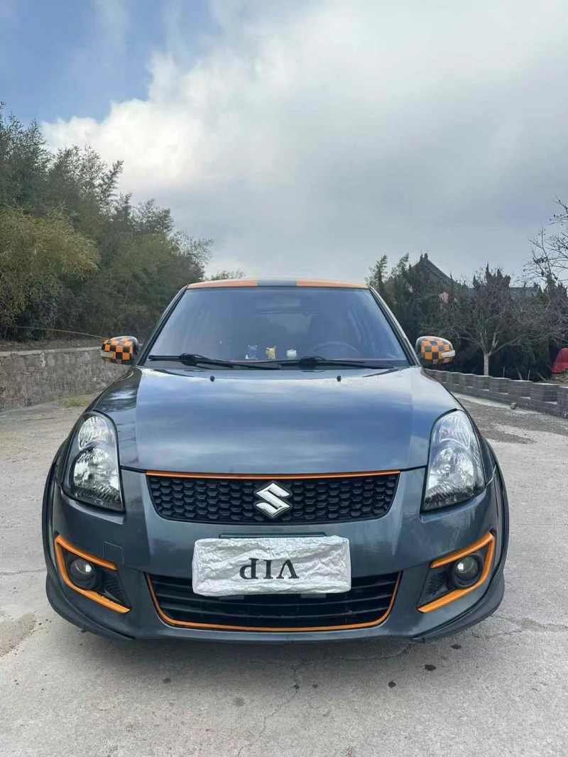 青岛16年铃木雨燕1