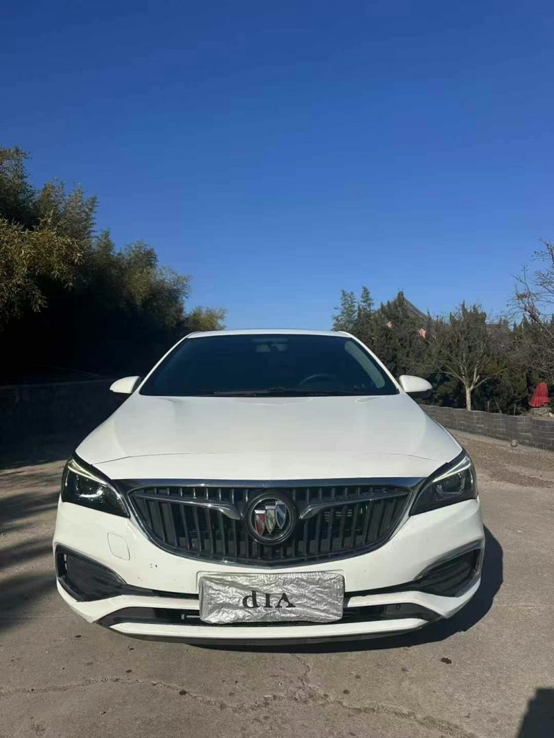 青岛17年别克威朗1