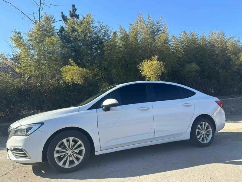 青岛17年别克威朗2