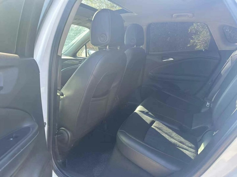 青岛17年别克威朗5