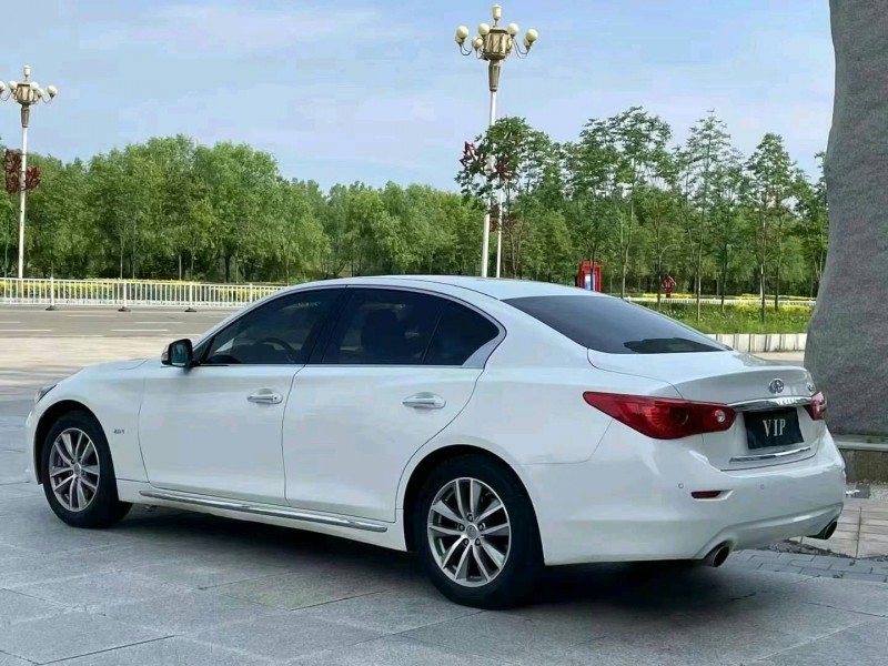 吉林17年英菲尼迪Q503