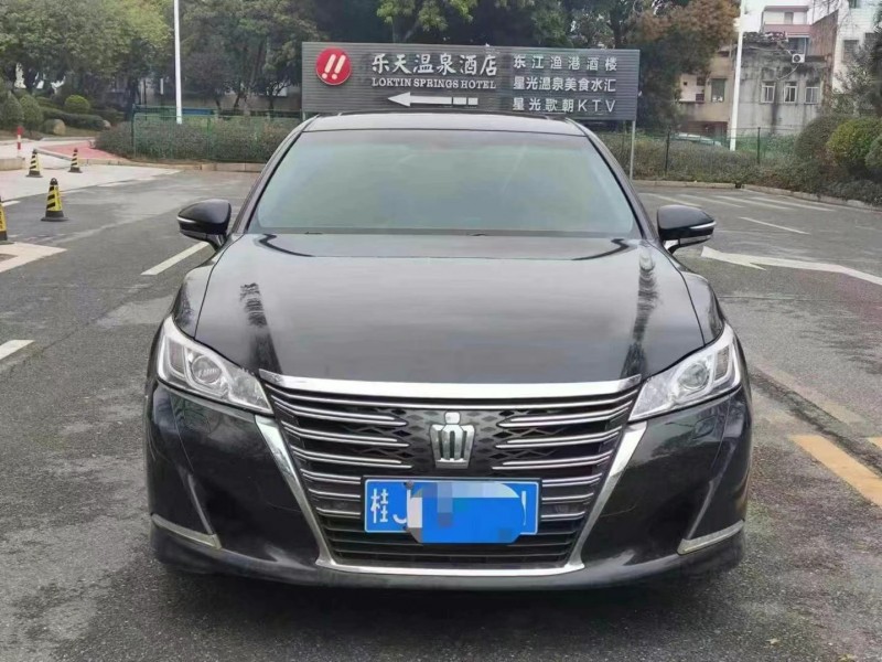深圳16年豐田皇冠1