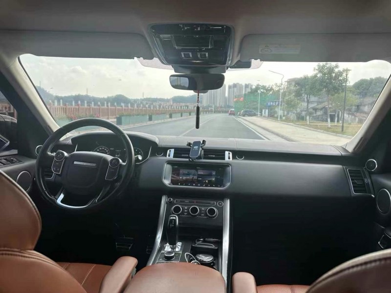 东莞17年路虎揽胜运动4