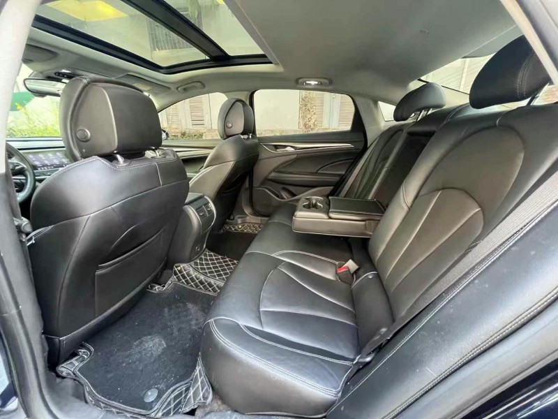 东莞20年别克君越8