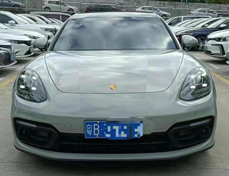 广州22年保时捷帕拉梅拉1
