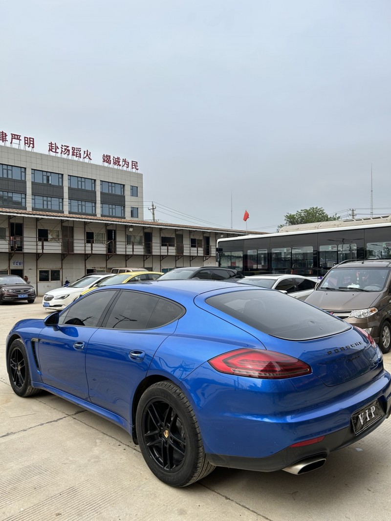 武汉15年保时捷帕拉梅拉4