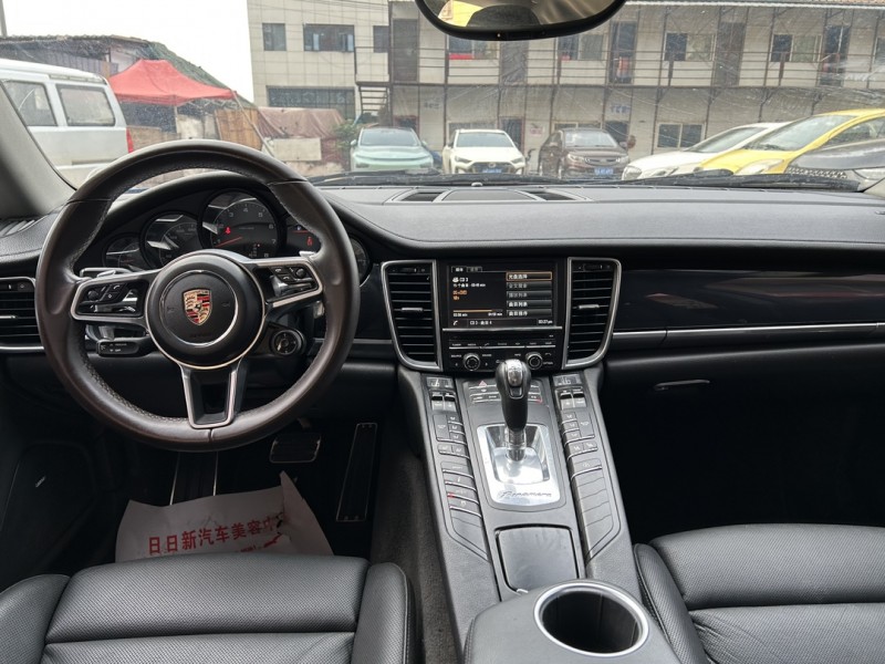 武汉15年保时捷帕拉梅拉9