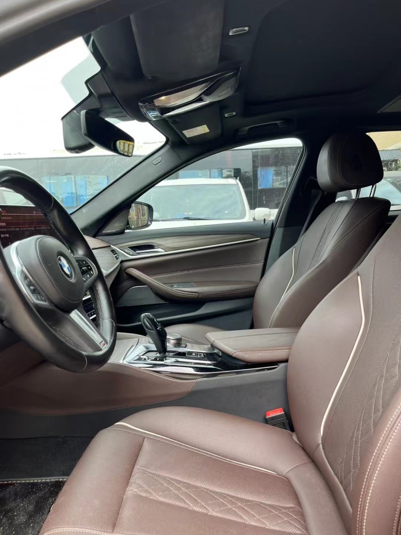 武汉22年宝马5系9