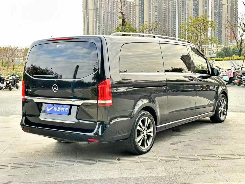 东莞17年奔驰V8