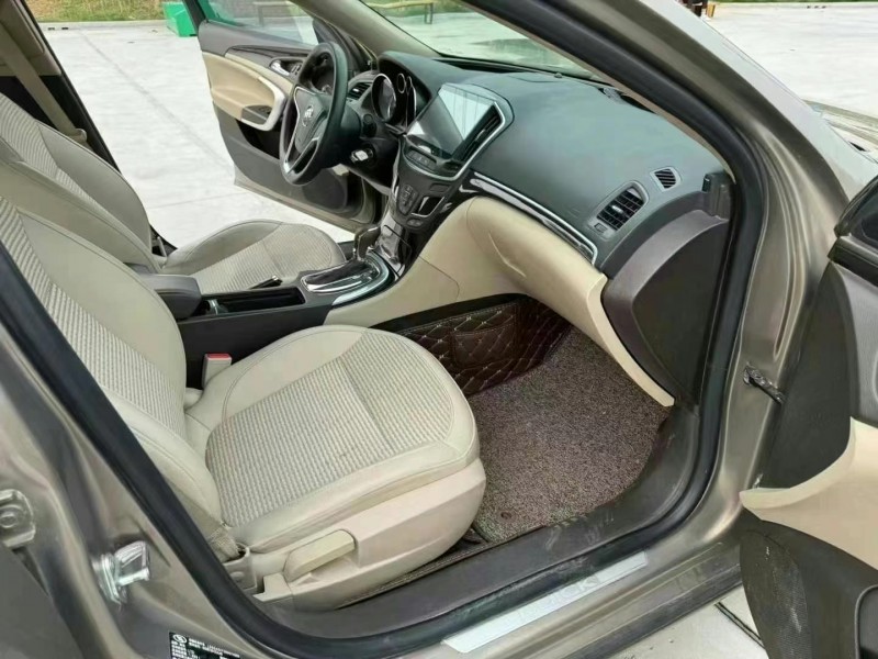 徐州17年别克君威5