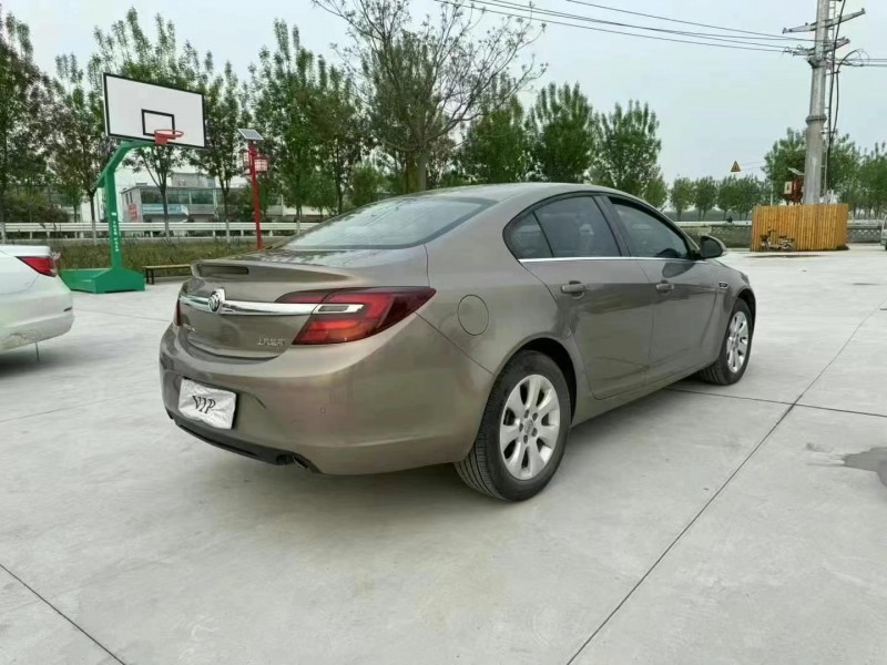 徐州17年别克君威8