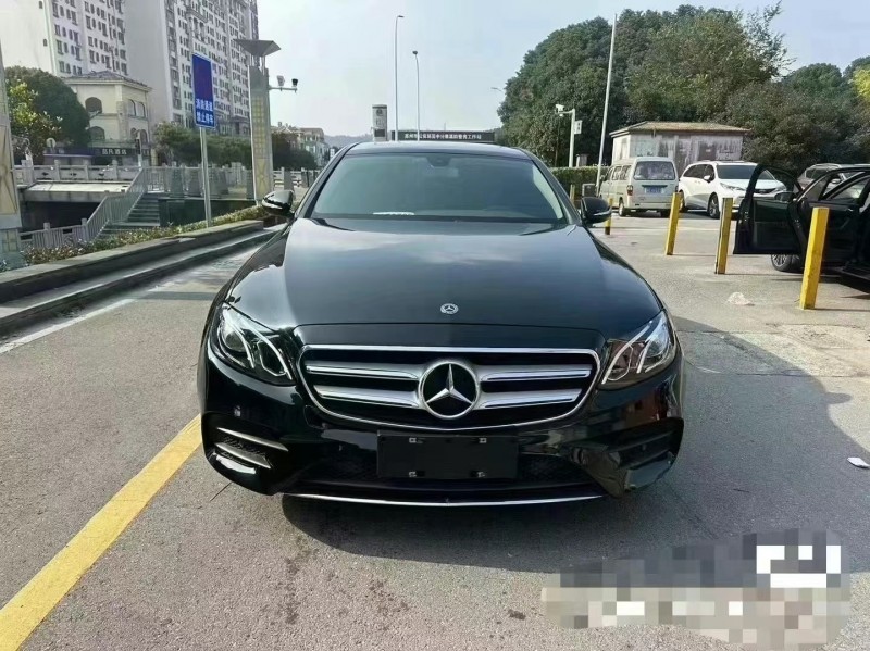 广州17年奔驰E1