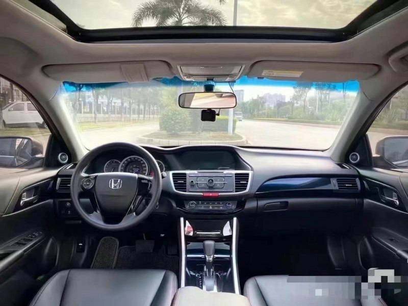 广州18年本田雅阁2