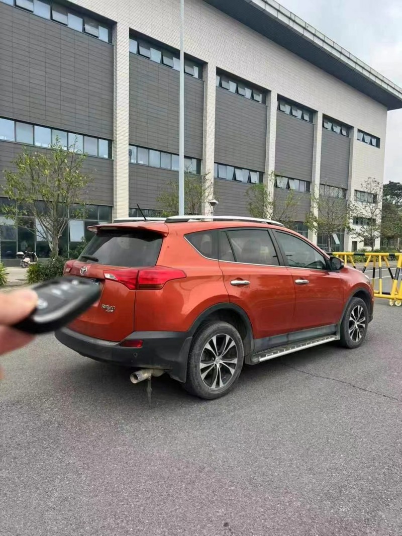 桂林15年豐田RAV4榮放8