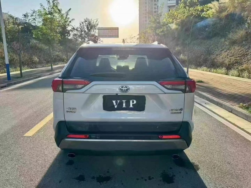 貴港20年豐田RAV49