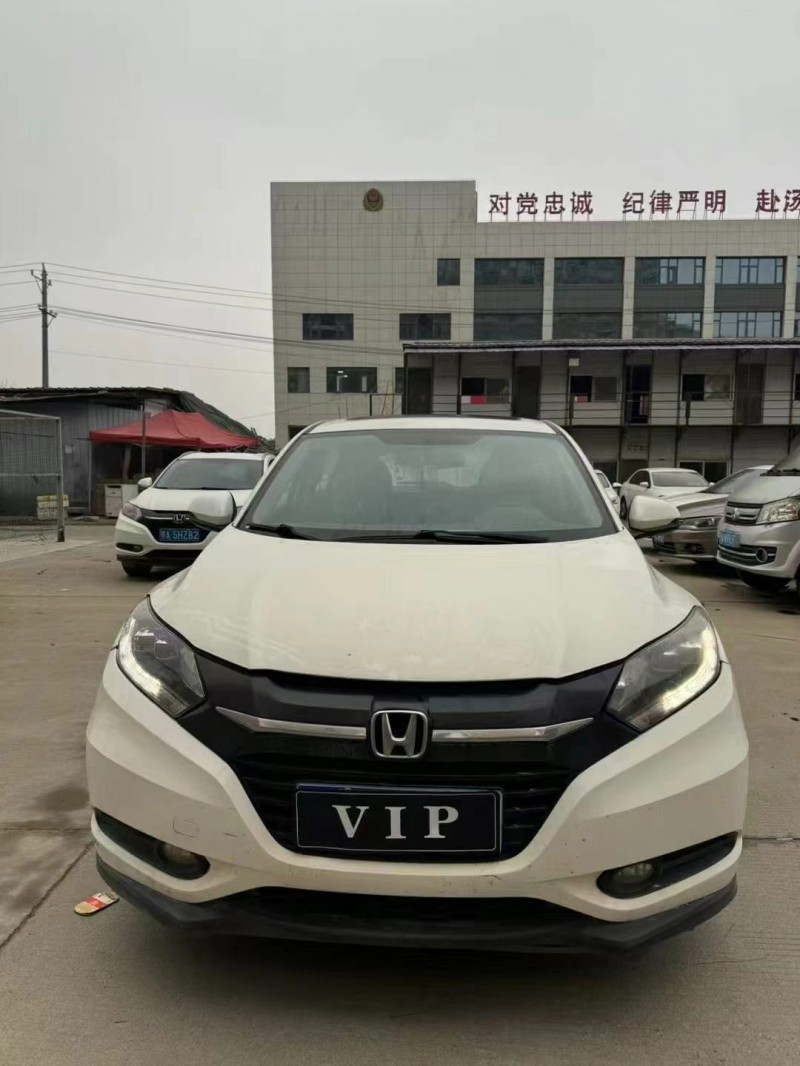 武汉17年本田缤智1
