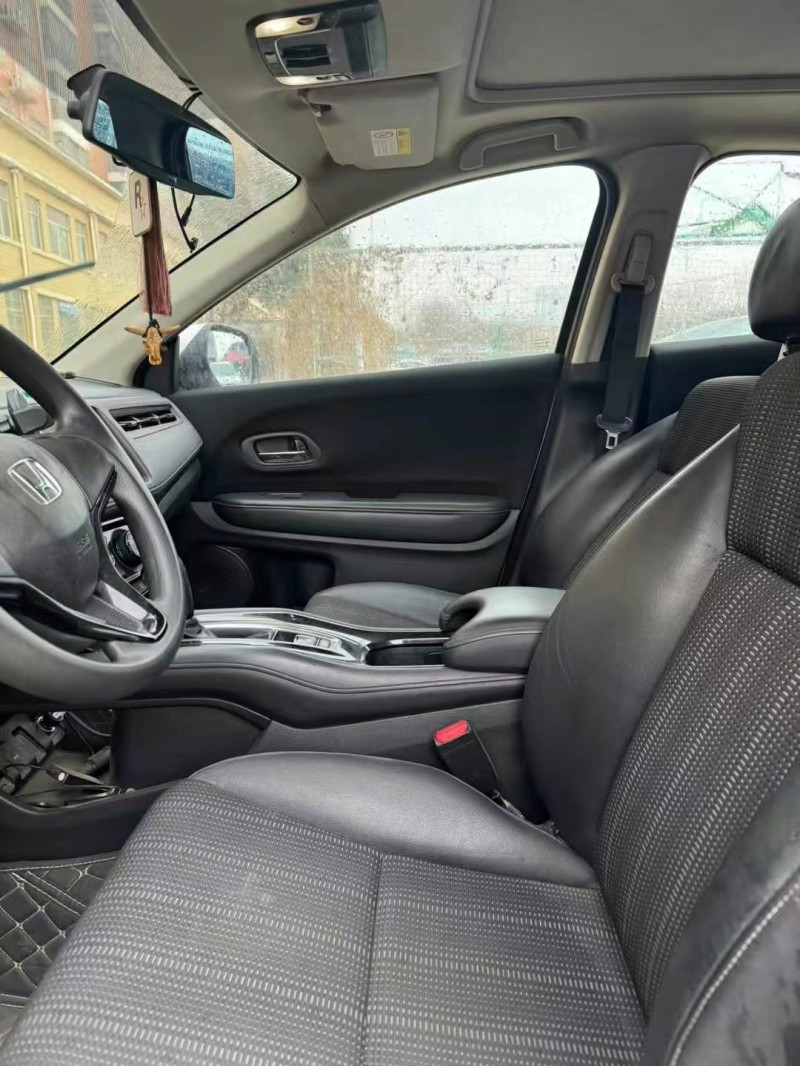 武汉17年本田缤智2